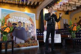 Talento. El intérprete de ‘Viva México’ aseguró que su nuevo álbum busca mostrar la parte más luminosa y cultural del país.
