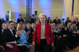 La presidenta de la Comisión Europea, Ursula von der Leyen, declaró que “se trata de resiliencia, se trata de crecimiento, y de que Europa dé forma a su propio futuro”, al respecto de este nuevo tratado comercial.