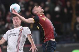 Vásquez, titular indiscutible, vive un momento complicado junto al Genoa en la Serie A.