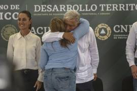 El presidente López Obrador conversó con los deudos de los mineros de Pasta de Conchos, prometiéndoles recuperar los restos.