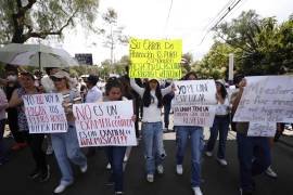 Aspirantes seleccionados en el examen de ingreso a la licenciatura de la Universidad Nacional Autónoma de México (UNAM) se manifestaron en la Torre de Rectoría para exigir que se respeten los resultados del examen de admisión realizado en línea y acusaron que se violentaron sus derechos estudiantiles. Sin embargo, tras no recibir respuesta, bloquearon Avenida Insurgentes.