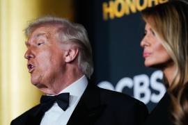 El presidente de Estados Unidos, Donald Trump, y la primera dama, Melania Trump, en la alfombra roja en la 48va gala de premios del Kennedy Center en el John F. Kennedy Center for the Performing Arts.