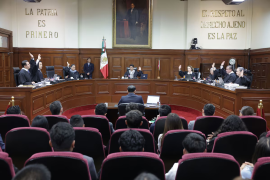 La Suprema Corte invalidó una norma que excluía insumos médicos del Seguro de Enfermedades y Maternidad.