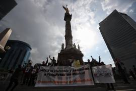 Protesta. Periodistas se manifestaron exigiendo un cese a la violencia.