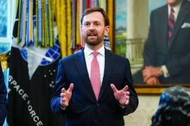 El presidente de la Comisión Federal de Comercio de Estados Unidos, Andrew Ferguson, pronuncia un discurso antes de que el presidente Trump firme una orden ejecutiva en el Despacho Oval de la Casa Blanca.