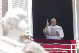 El papa Francisco ofrece la plegaria del Angelus en la plaza de San Pedro del Vaticano, el domingo 9 de julio de 2023.