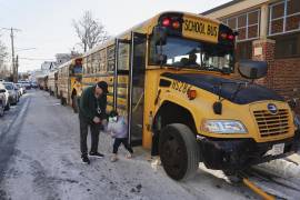 En muchos distritos, los educadores han buscado tranquilizar a los padres inmigrantes señalando que las escuelas son lugares seguros para sus hijos.