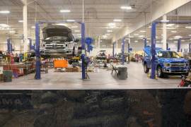 Busca EU obligar a automotrices a adquirir más piezas y materiales de proveedores locales, en lugar de los establecidos en México y Canadá.