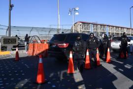 En la franja fronteriza de Ciudad Juárez los migrantes están siendo regresados por agentes.