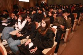 El Bachillerato Bilingüe está enfocado en estudiantes con alto desempeño académico e interés en el inglés