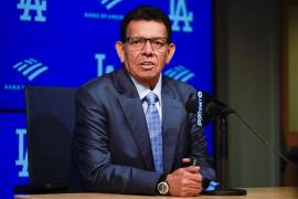 El legendario ex lanzador ha sido comentarista de la radio en español de los Dodgers durante varios años.