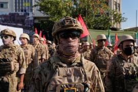 Efectivos armados afiliados a la Guardia Revolucionaria de Irán participan en el Janfada (Sacrificio por Irán), un ejercicio militar patrocinado por el estado, en Teherán, Irán.