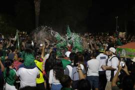 El operativo de seguridad implementado en el centro de Saltillo se mantuvo activo desde las 23:00 hasta las 01:30 horas, periodo en el que tampoco se reportaron daños a vehículos ni a establecimientos comerciales.