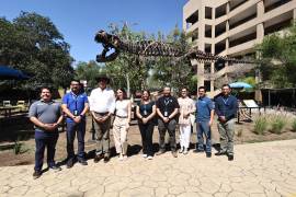 Una paleoescultura de Tyrannosaurus rex encabeza desde este lunes la exposición de Muvadi, inaugurada en el Tecnológico de Monterrey Campus Saltillo.