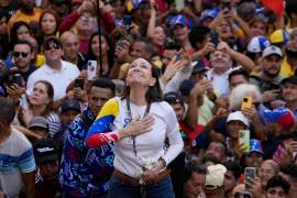 La líder opositora venezolana, María Corina Machado, se dirige a sus simpatizantes durante una protesta contra el presidente Nicolás Maduro en Caracas, Venezuela el 9 de enero de 2025.