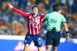 Armando González empieza a ser presionado por ser el goleador de Chivas, así que la esperanza siempre está sobre sus hombros.
