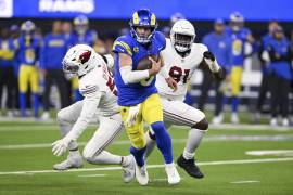 Arizona, ya eliminado de la postemporada, mantuvo el juego cerrado hasta los últimos minutos, pero no logró superar a los Rams.