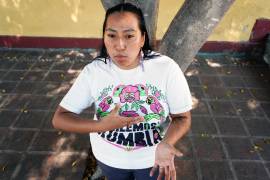 La rapera y activista mexicana Mare Advertencia Lirica durante una entrevista para EFE en la ciudad de Oaxaca (México).