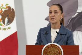 Claudia Sheinbaum explicó por qué nombró a Josefa Ortiz sin el “de Domínguez” durante el Grito de Independencia 2025. Afirmó que las mujeres no son pertenencia de nadie y destacó el papel de heroínas como Leona Vicario y Gertrudis Bocanegra en la historia nacional.