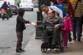 Los permisos laborales para menores buscan que adolescentes de 15 a 17 años puedan adquirir experiencia laboral de manera segura, cumpliendo con la autorización de tutores y respetando sus estudios.
