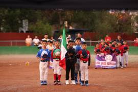 Representantes del deporte estatal y municipal participaron en el acto protocolario celebrado en el campo “Los Arcos”.