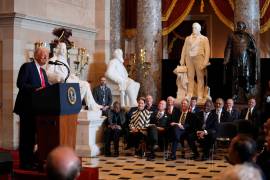 El presidente Donald Trump habla durante el Desayuno Nacional de Oración, en el Capitolio, en Washington, el 6 de febrero de 2025, informó la agencia de noticias AP.