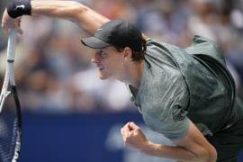 Jannik Sinner e Iga Swiatek confirmaron su dominio en el US Open con victorias contundentes que los llevan a la tercera ronda.