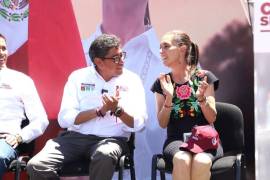 Claudia Sheinbaum aconsejó al senador Saúl Monreal esperar seis años antes de buscar la gubernatura de Zacatecas. El legislador reafirmó su aspiración y no descarta ir con PRI o PAN si Morena no lo incluye.