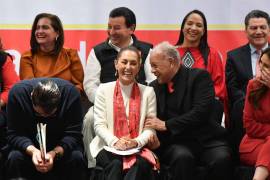 Alberto Anaya (der), líder nacional y fundador del PT, pese a haber dado su total respaldo al Plan B de Sheinbaum, ha dado un paso atrás al exigir sacar la revocación de mandato de la propuesta.