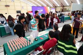 La jornada reunió servicios de salud, prevención, orientación y atención social para cientos de estudiantes.