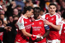 Bukayo Saka celebra el gol que encaminó al Arsenal a la Final de Champions League.