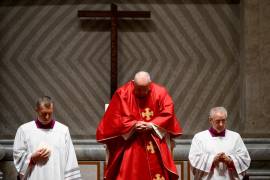 El papa Francisco ha renunciado a presidir el tradicional viacrucis del Viernes Santo en el Coliseo de Roma.