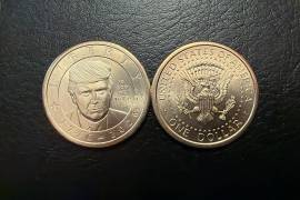Esto ha desatado algunas críticas debido a que la ley federal prohíbe la representación de un presidente vivo en monedas.