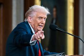 El presidente estadounidense Donald Trump pronuncia su discurso sobre el Estado de la Unión ante una sesión conjunta del Congreso en la Casa Blanca, en el Capitolio, Washington.