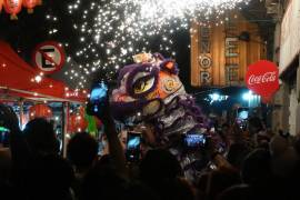 Cientos de personas se dieron cita en el barrio chino para celebrar el año nuevo del Dragón.