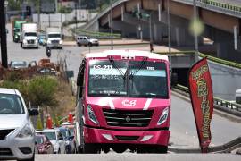 Durante un recorrido realizado por VANGUARDIA, se constató que las unidades de la ruta RS-211 mantienen frecuencias de entre 10 y 20 minutos, aunque los camiones utilizados muestran señales de uso previo.