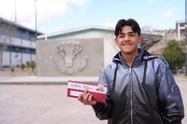 Los alumnos de nuevo ingreso a preparatoria podrán recibir la Beca Universal.