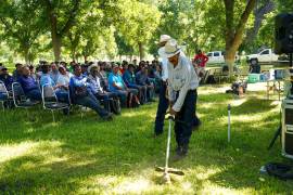 Trabajadores municipales participan en la capacitación sobre poda y manejo de áreas verdes en Ramos Arizpe.