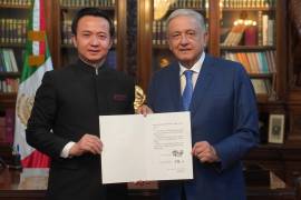 Apenas el jueves de la semana pasada, Zhang Run entregó sus cartas credenciales a AMLO como nuevo embajador de China en México, pero desde mucho antes empezó a entablar diálogo con legisladores y dependencias gubernamentales.