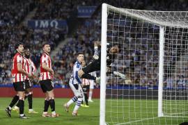 Álex Padilla defendió el arco del Athletic de Bilbao durante todo el encuentro ante la Real Sociedad en la semifinal de la Copa del Rey, duelo que terminó con la eliminación del conjunto rojiblanco.