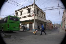 Saltillo: Peluqueras, reparadores y vendedores de figuras religiosas, las profesiones atrapadas en el tiempo (fotogalería)