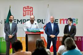 En la presentación de las rutas que se habrán de activar el año próximo, estuvo con el alcalde de Torreón, Walfred Castro, vocero de Viva Aerobús.