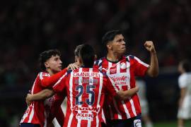 El interés del Copenhague confirma que varios jugadores de Chivas han entrado en el escaparate europeo.