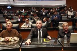 Legisladores opositores señalaron que Enrique Inzunza ni siquiera debería ser senador de la República.