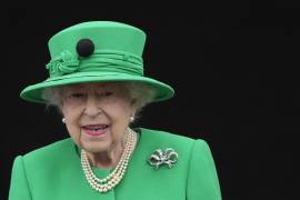 La reina Isabel II en el balcón durante el desfile del Jubileo de Platino en el Palacio de Buckingham en Londres, el domingo 5 de junio de 2022.