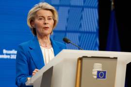 La presidenta de la Comisión Europea, Ursula von der Leyen, habla durante una conferencia de prensa en la Cumbre de la UE en Bruselas, el viernes 19 de diciembre de 2025.