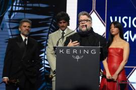 Regalo. El director mexicano recibió el Premio Visionario en el Festival de Palm Springs y aprovechó el escenario para rendir un homenaje personal a su hermano mayor, recientemente fallecido.