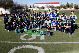 Aficionados de los Seahawks de Seattle en Saltillo se reunieron en el Campo de la UVM para celebrar el título del Super Bowl.