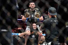 Islam Makhachev superó por decisión unánime a Jack Della Maddalena en el Madison Square Garden, prolongando su dominio en la UFC.