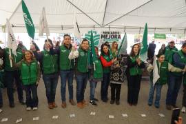 Autoridades estatales y municipales acompañaron la jornada que arrancó en la colonia Provivienda, que acerca más de 100 productos básicos a bajo costo para las familias coahuilenses.